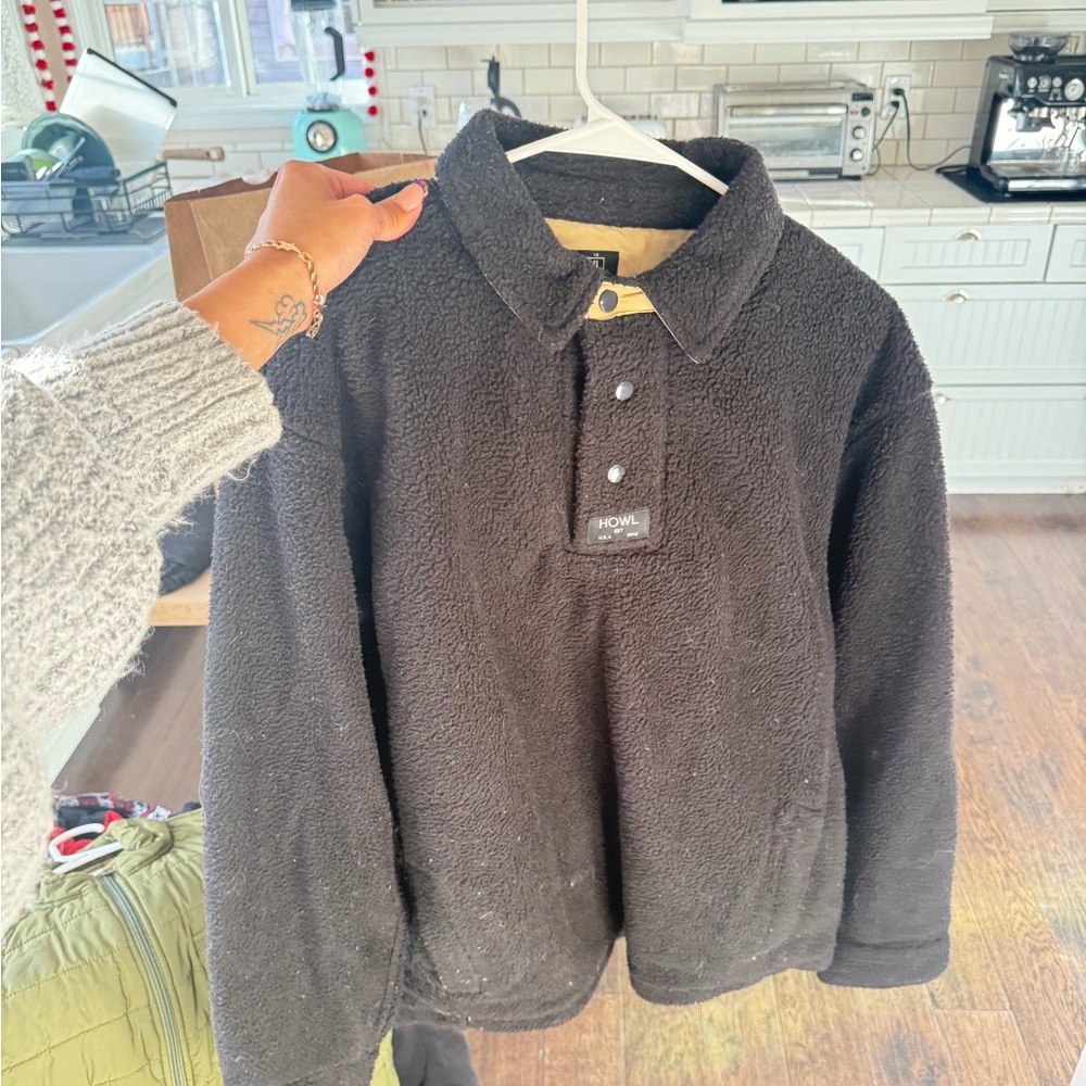 HOWL Black Fleece Pullover